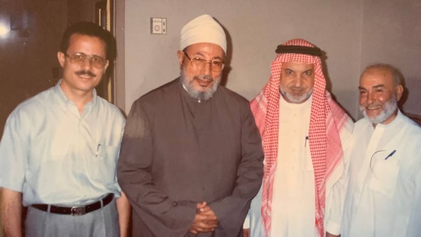 مع أ. أنس الزرقا والشيخ محمد علي دولة والأديب عبد الله زنجير في مكة المكرمة عام ١٩٩٩