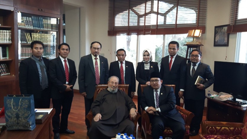 مع السفير الإندونيسي بالدوحة محمد بصري سيداهابي والوفد المرافق له 