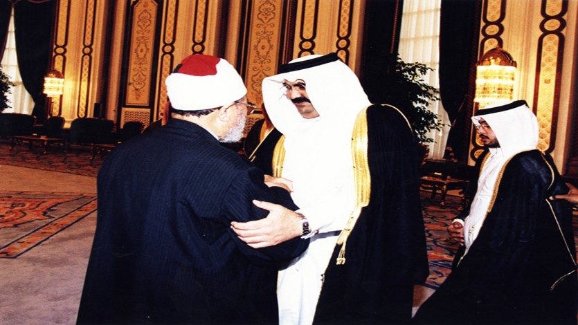 مع سمو الأمير الوالد الشيخ حمد بن خليفة آل ثاني 