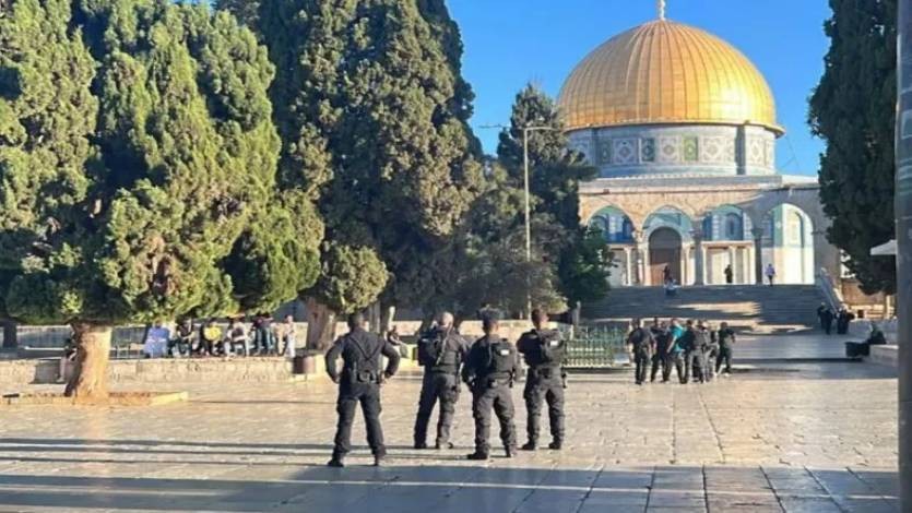 القرضاوي: مازلت على موقفي من عدم جواز زيارة القدس في ظل الاحتلال الصهيوني