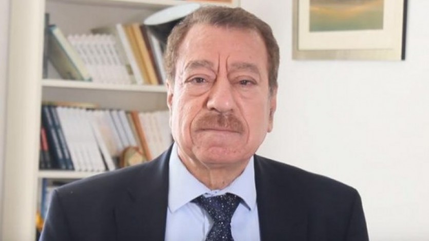 أخطأ عباس.. وأصاب القرضاوي