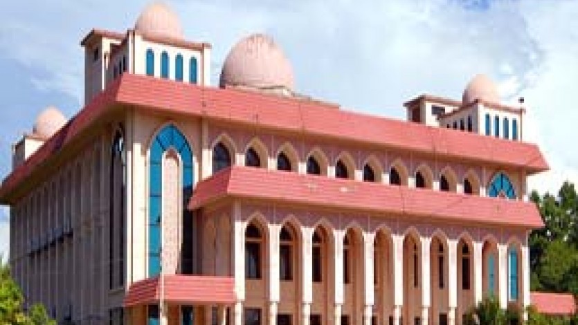 القرضاوي يتلقى دعوتين من جامعتي 