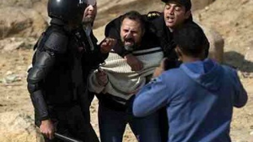 اتحاد علماء المسلمين يندد بالإعتقالات العشوائية والتعذيب في مصر
