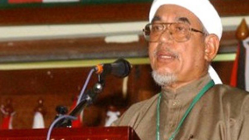 الحزب الإسلامي بماليزيا يطالب الأمة بنصرة القرضاوي