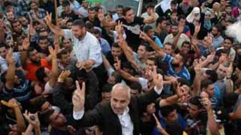 اتحاد علماء المسلمين يهنئ الشعب الفلسطيني بانتصار المقاومة ويدعو لدعمها بكل الوسائل