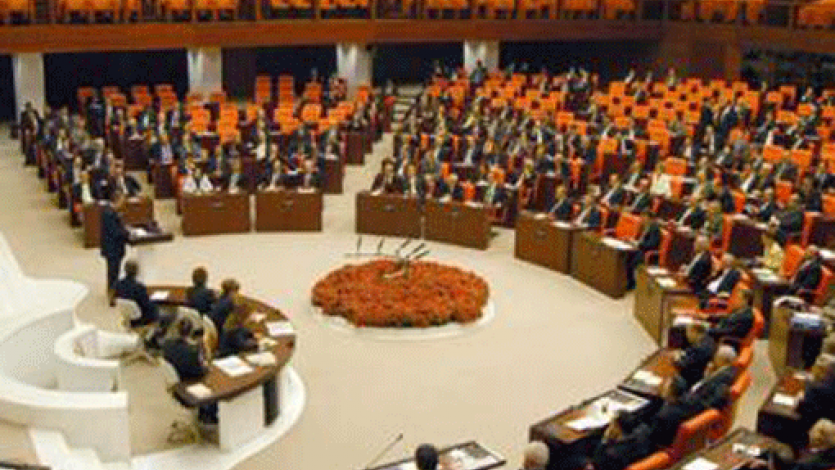 المرأة والعمل السياسي.. شبهات وردود