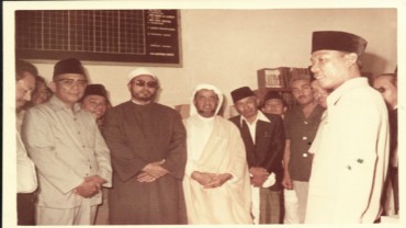 مع الشيخ عبد الله بن إبراهيم الأنصاري خلال زيارة دعوية للفلبين